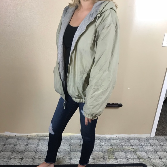 tan vintage windbreaker - Picture 1 of 3